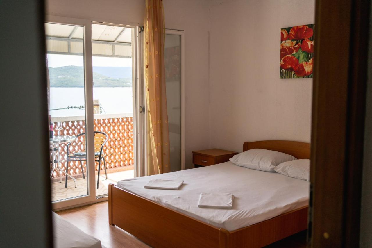 Matijas Rooms - 20M From The Beach Klek Exterior photo