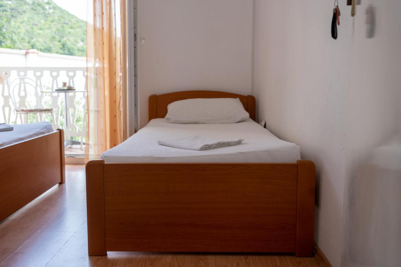 Matijas Rooms - 20M From The Beach Klek Exterior photo